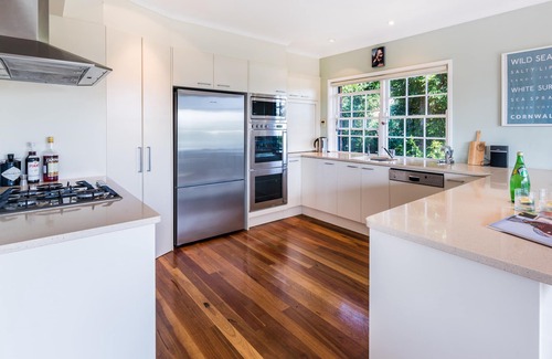 Vaucluse House | 4 bedroom 3 bathroom home in Vaucluse with stunning harbour views