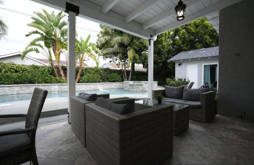 Orange House | 4 bedroom, 3 bathrooms Pool Home