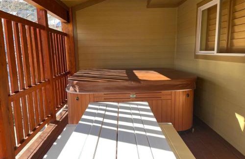 Bear Hollow Village House | 4 Bedroom 4 Bathroom + Hot Tub Minutes from Slopes