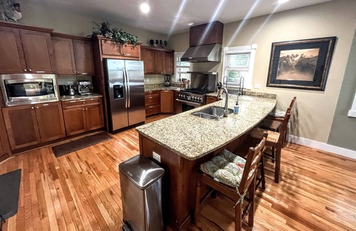 Wolf Laurel House | 4 Bedroom + 4 Bathroom Mountain Home at 4,700ft Views of Blue Ridge Mts + Big Bald + Spa + Elevator