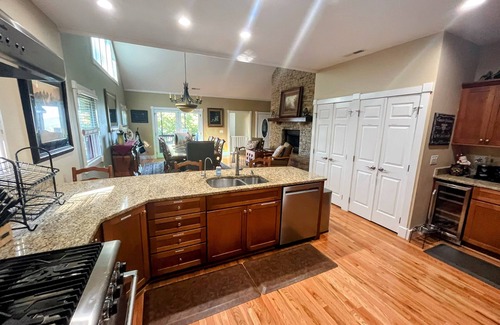Wolf Laurel House | 4 Bedroom + 4 Bathroom Mountain Home at 4,700ft Views of Blue Ridge Mts + Big Bald + Spa + Elevator
