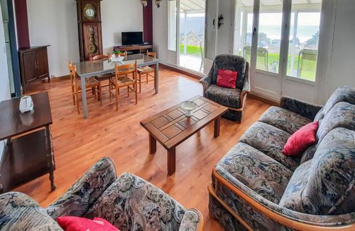 Plomodiern House | 4 bedroom accommodation in Plomodiern