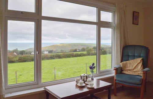Tan-y-groes Cottage | 4 bedroom accommodation in Near Llangrannog