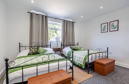 East Grinstead Cottage | 4 bedroom accommodation in East Grinstead