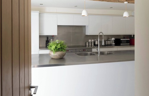 Ampney Crucis Cottage | 4 bedroom accommodation in Ampney Crucis, near Cirencester