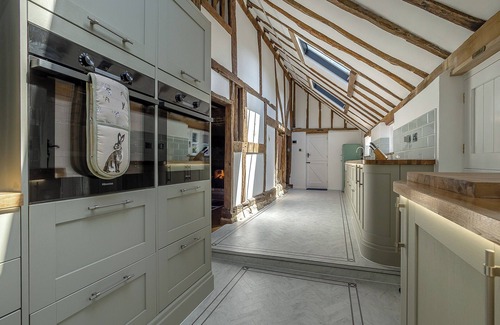 Willesborough Cottage | 4 bedroom accommodation in Sevington, near Ashford