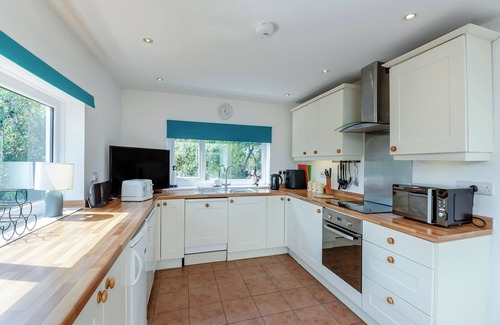 Garn Fadryn Cottage | 4 bedroom accommodation in Pengroeslon, near Aberdaron