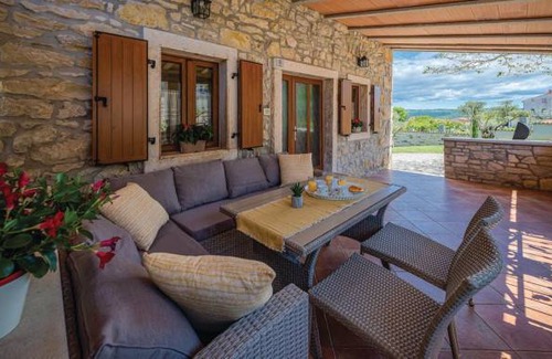 Nova Vas House | 4 bedroom accommodation in Nova Vas