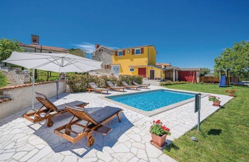 Nova Vas House | 4 bedroom accommodation in Nova Vas