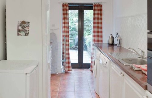Chillington Cottage | 4 bedroom accommodation in East Allington, near Totnes