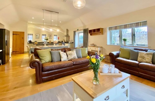Dyrham Cottage | 4 bedroom accommodation in Doynton, near Bath