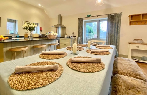 Dyrham Cottage | 4 bedroom accommodation in Doynton, near Bath