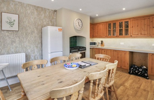 Sutton-on-Sea Cottage | 4 bedroom accommodation in Sutton-on-Sea, Mablethorpe