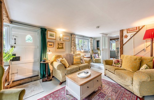 Pulborough Cottage | 4 bedroom accommodation in Codmore Hill, near Pulborough