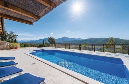 Kijevo House | 4 bedroom accommodation in Kijevo