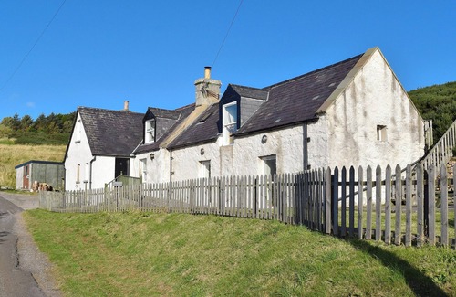 Helmsdale Cottage | 4 bedroom accommodation in Gartymore, near Helmsdale