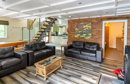 Farley Cabin | 4 bedroom accommodation in Oakamoor