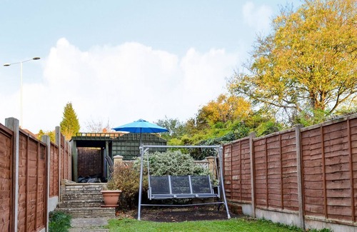 Salisbury Cottage | 4 bedroom accommodation in Salisbury