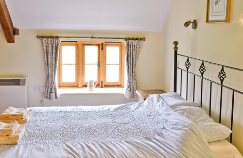 Sherborne Cottage | 4 bedroom accommodation in Leigh, Sherborne