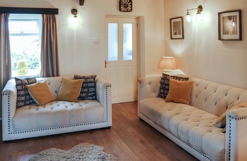 Ty Croes Cottage | 4 bedroom accommodation in Ty Croes, near Rhosneigr