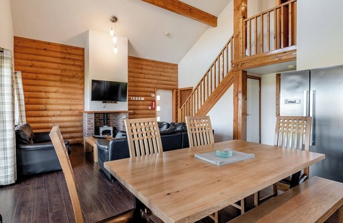 Hornsea Ski Chalet | 4 bedroom accommodation in Hornsea