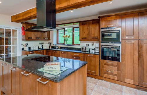 Newtown Cottage | 4 bedroom accommodation in Bwlch-y-ffridd, near Newtown