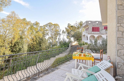 Santa Maria del Mare Torrazzo House | 4 bedroom accommodation in Stalettì