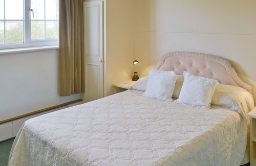 Irstead Cottage | 4 bedroom accommodation in Acle, Norwich