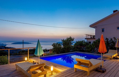 Lukovo House | 4 bedroom accommodation in Lukovo