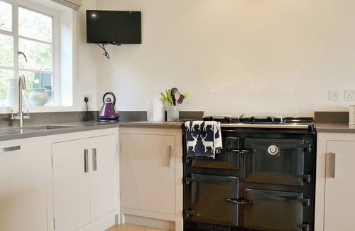 New Forest District Cottage | 4 bedroom accommodation in Burley, near Ringwood