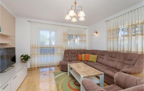 Garica House | 4 Bedroom Amazing Home In Garica