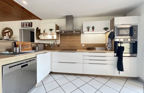 Frouzins House | 4-bedroom apartment in Frouzins