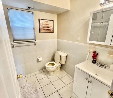 Newark Apartment | 4 bedroom apt in Newark