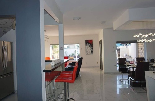 South Padre Island Villa | 4-bedroom Aqua de Paradise Villa with PRIVATE pool