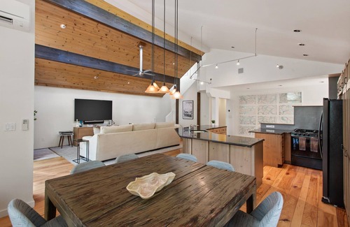 Aspen House | 4-bedroom Aspen Mountain Hideaway.