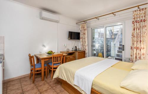 Selce Apartment | 4 Bedroom Awesome Apartment In Selce