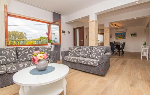 Bribir House | 4 Bedroom Awesome Home In Sibenik