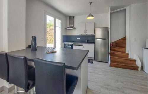 Pontaillac House | 4 Bedroom Awesome Home In Royan
