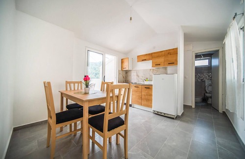 Korcula House | 4 bedroom beach front home in Pupnat