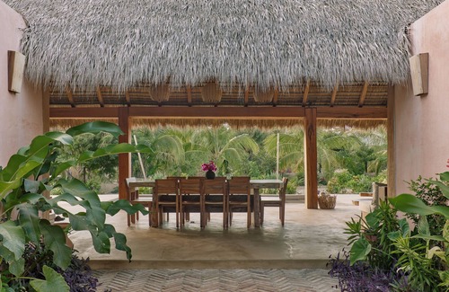 Santa Maria Colotepec House | 4 bedroom beach house with pool in a quite area - Full service
