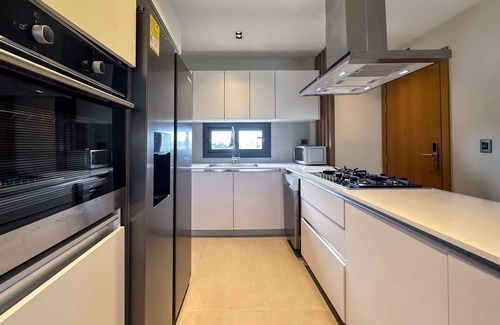 El Cortecito Apartment | 4 Bedroom Beach Penthouse w Private Rooftop