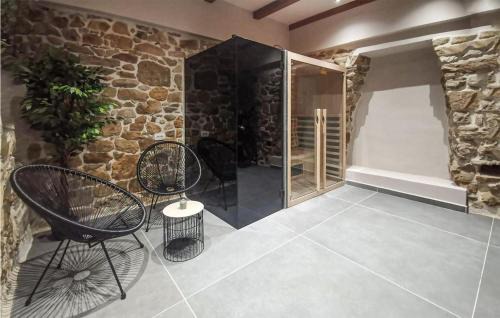 Rab House | 4 Bedroom Beautiful Home In Mundanije
