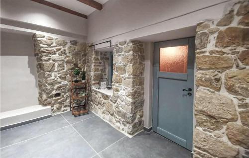 Rab House | 4 Bedroom Beautiful Home In Mundanije