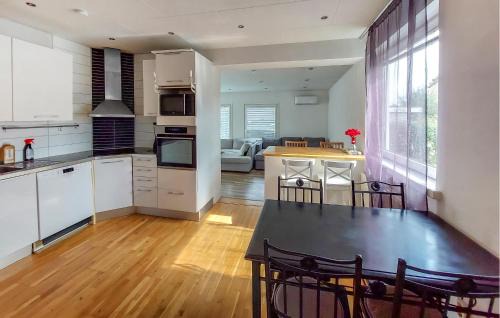 Astorp House | 4 Bedroom Beautiful Home In Åstorp
