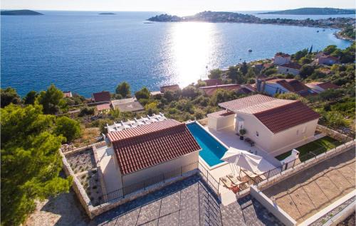 Sevid House | 4 Bedroom Beautiful Home In Sevid