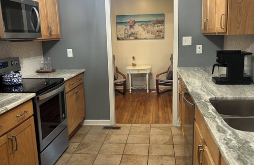 Swansboro House | 4-bedroom bungalow in Swansboro with kayaks and water access in the back