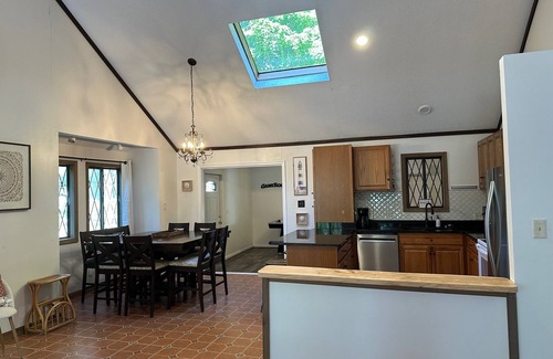 Ocean Pines Ski Chalet | 4-bedroom chalet in lovely Ocean Pines with WiFi, AC