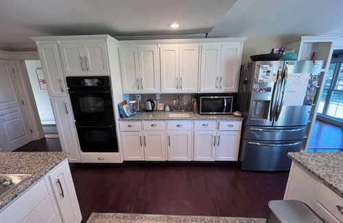 York House | 4 Bedroom Colonial, Hot Tub, Pool and Treehouse