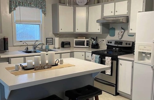 Gravois Mills Cottage | 4 Bedroom Comfortable Cottage