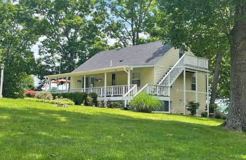 Gravois Mills Cottage | 4 Bedroom Comfortable Cottage